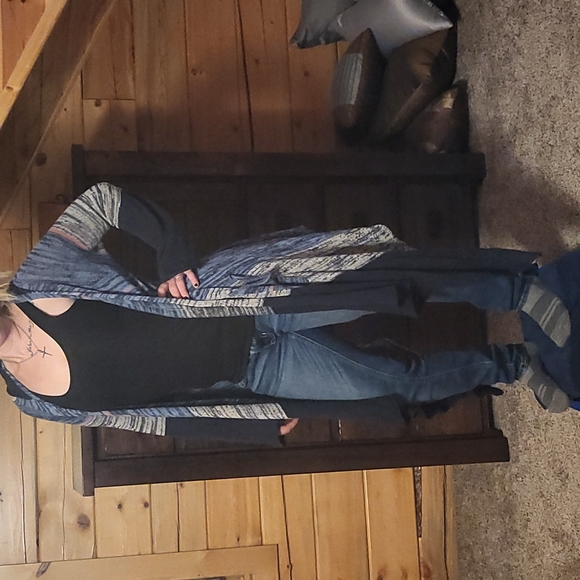 Cardigan - Picture 3 of 4